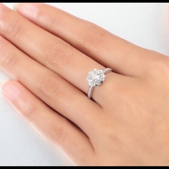 Beautiful silver crystal ring - Picture 4 of 8